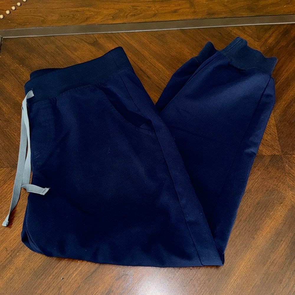 EUC FIGS petite medium jogger scrub pants.